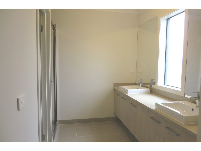 33 Sligo Street, Doreen VIC 3754