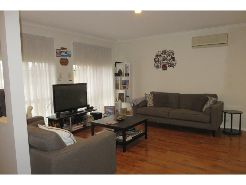 42 Appletree Drive, Mill Park VIC 3082