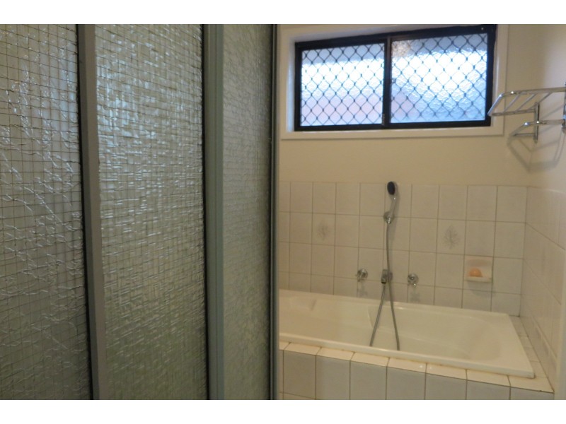 42 Appletree Drive, Mill Park VIC 3082