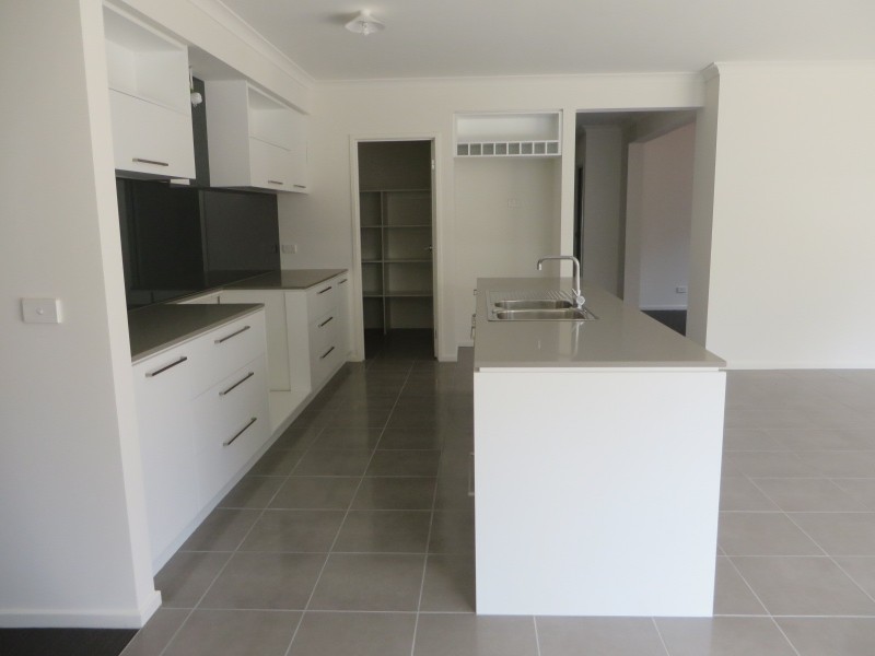 6 Witchazel Drive, South Morang VIC 3752