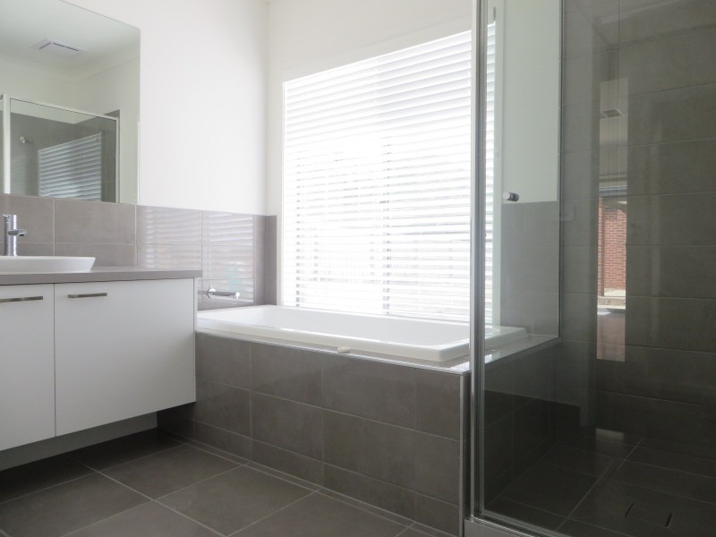 6 Witchazel Drive, South Morang VIC 3752