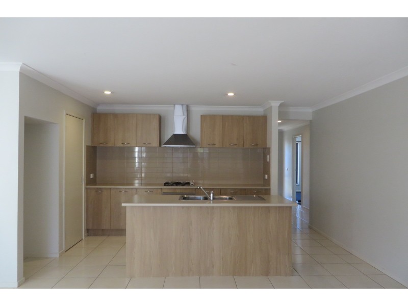 13 Sanctum Circuit, Doreen VIC 3754