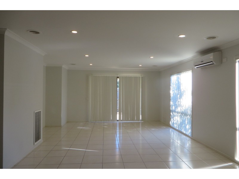 13 Sanctum Circuit, Doreen VIC 3754
