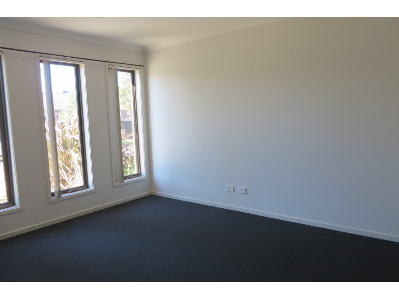 13 Sanctum Circuit, Doreen VIC 3754
