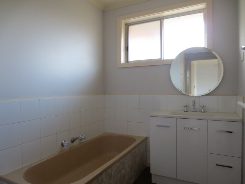 40 Menzies Parade, Lalor VIC 3075