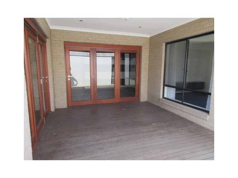 20 Basken Drive, South Morang VIC 3752