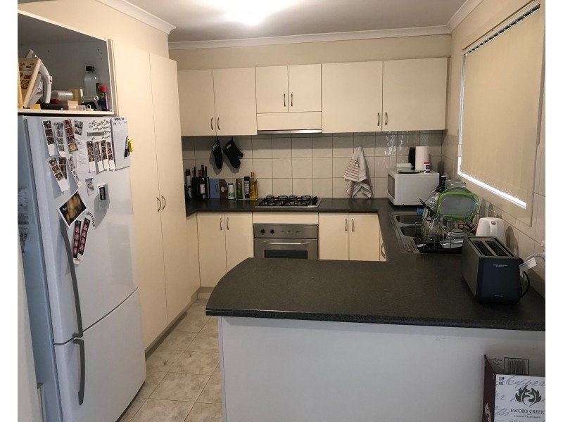 33 Pace Circuit, South Morang VIC 3752