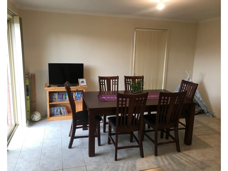33 Pace Circuit, South Morang VIC 3752