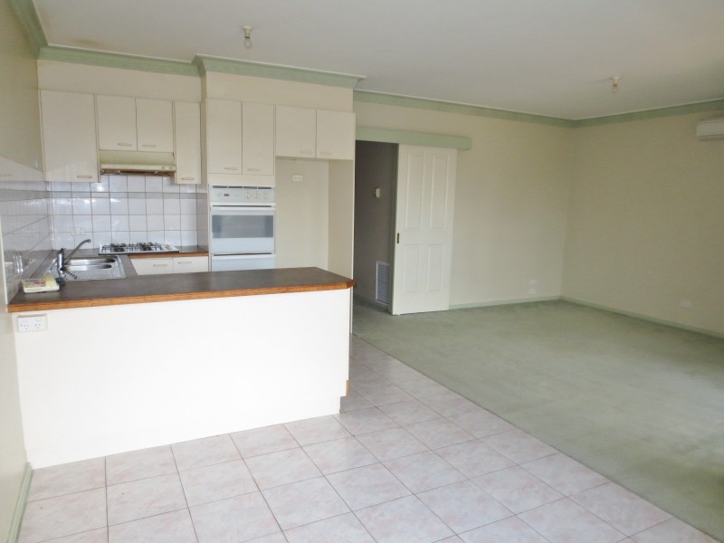 2/68-92 Mckimmies Road, Lalor VIC 3075