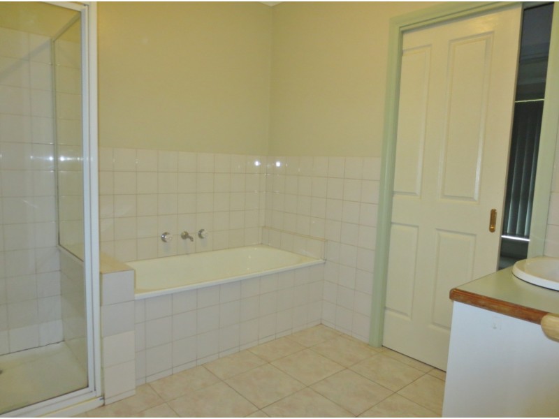 2/68-92 Mckimmies Road, Lalor VIC 3075