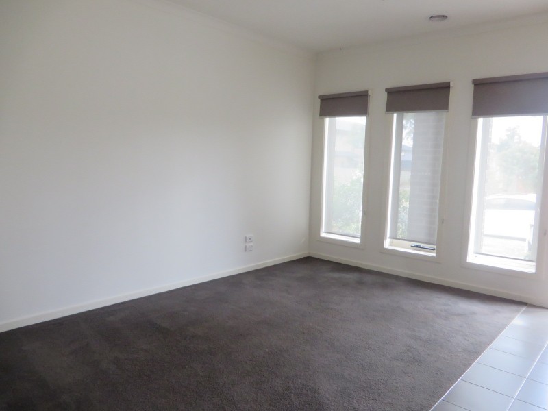 15 Dolphin Drive, South Morang VIC 3752