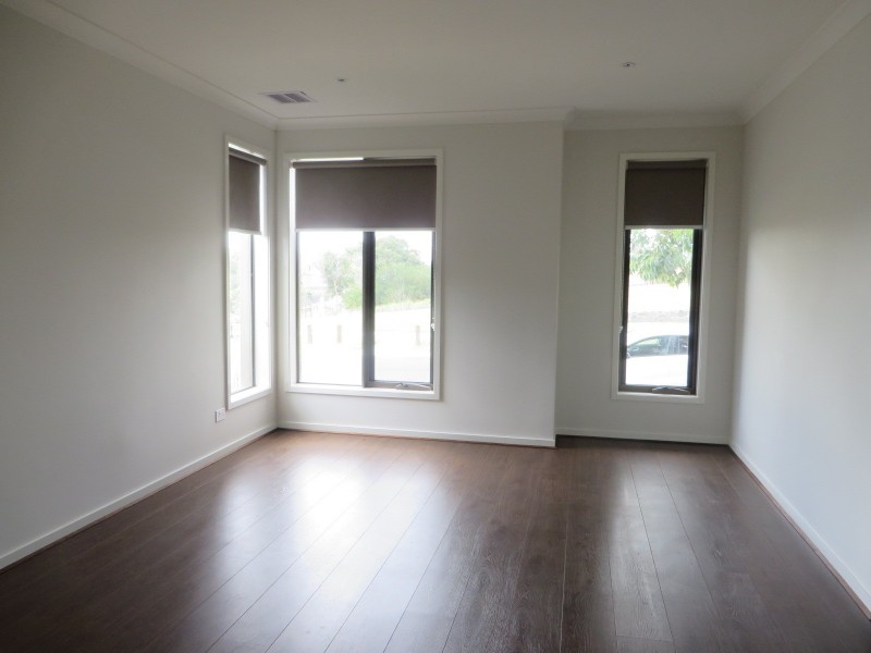 10 Weerona Parkway, Wollert VIC 3750