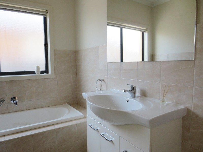 45 Kay Avenue, Lalor VIC 3075