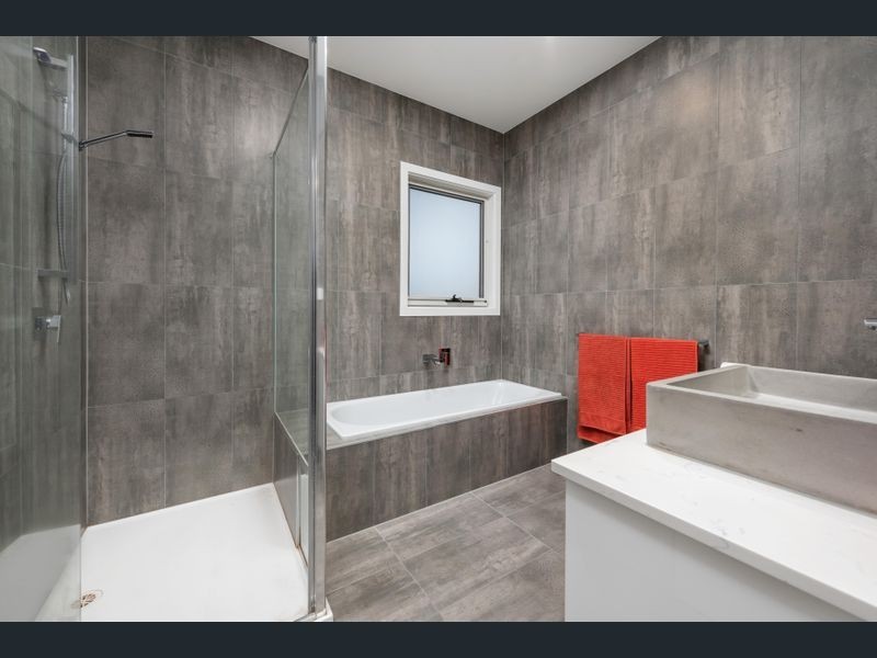1/2 Keats Court, Bundoora VIC 3083