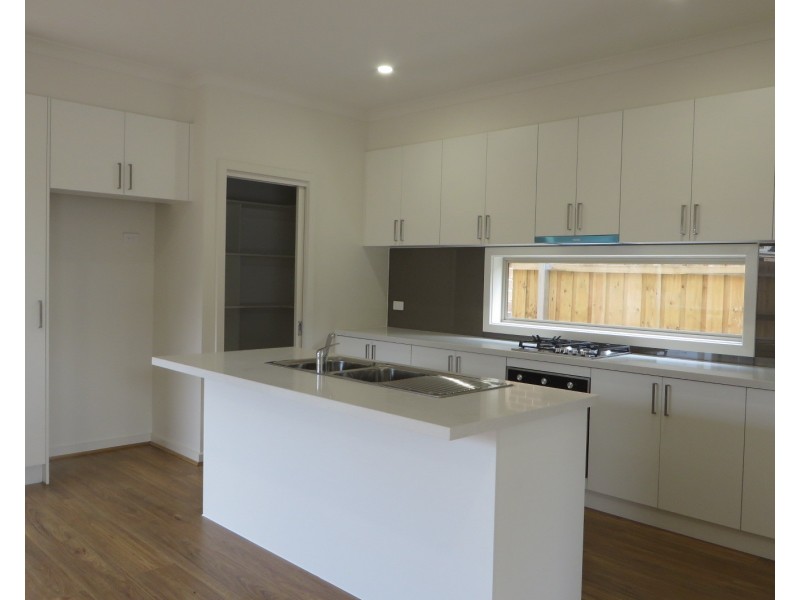 29 Kinkora Crescent, South Morang VIC 3752