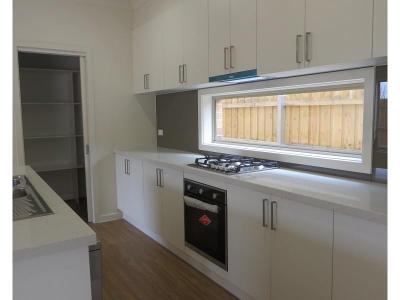 29 Kinkora Crescent, South Morang VIC 3752