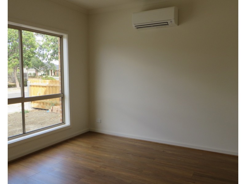 29 Kinkora Crescent, South Morang VIC 3752