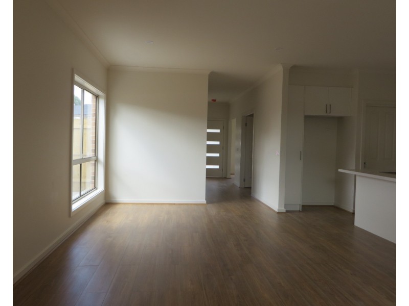 29 Kinkora Crescent, South Morang VIC 3752