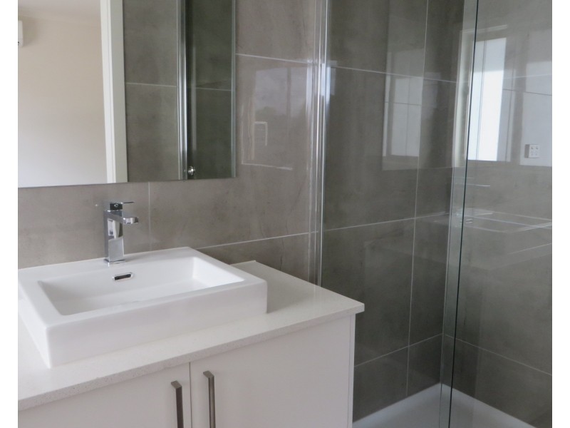 29 Kinkora Crescent, South Morang VIC 3752