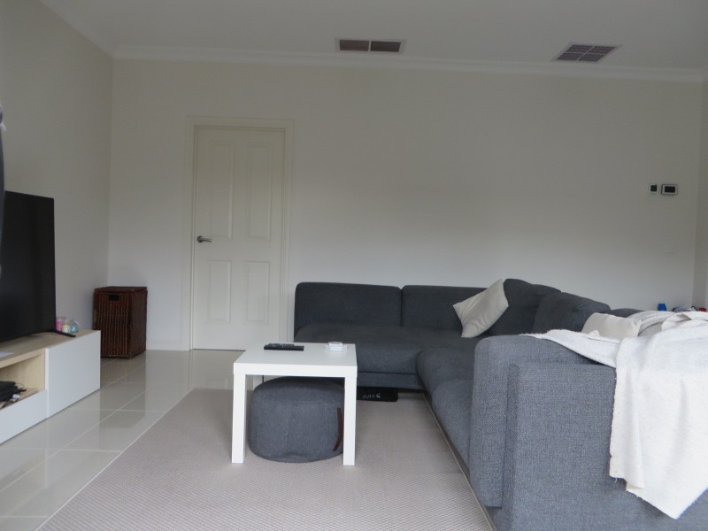 2/114 Cyprus Street, Lalor VIC 3075