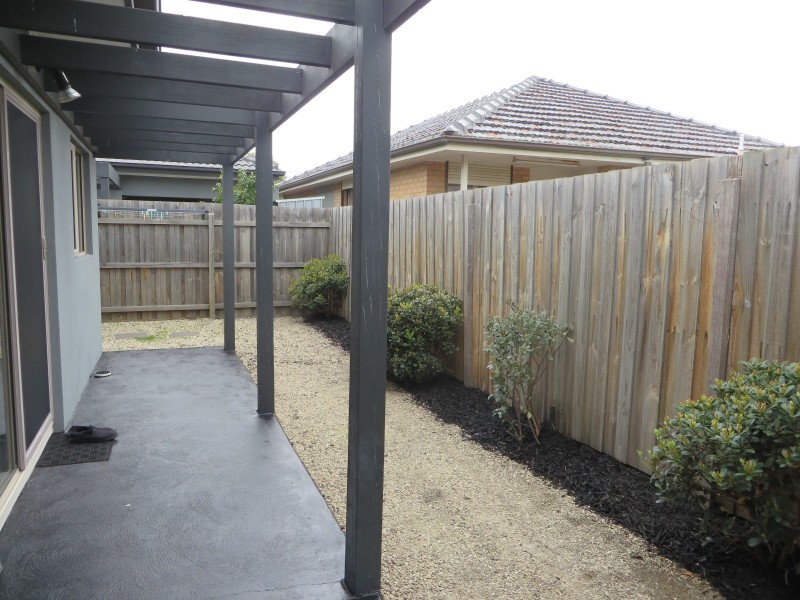 2/114 Cyprus Street, Lalor VIC 3075