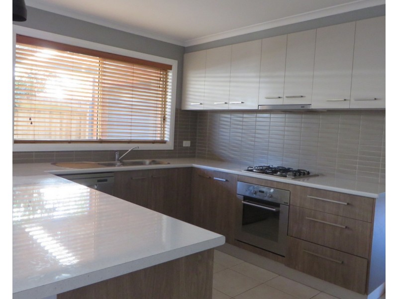 4 Camden Close, South Morang VIC 3752