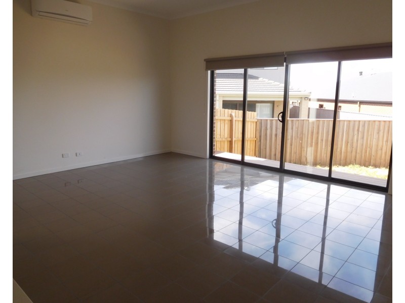 7 Witchazel Drive, South Morang VIC 3752