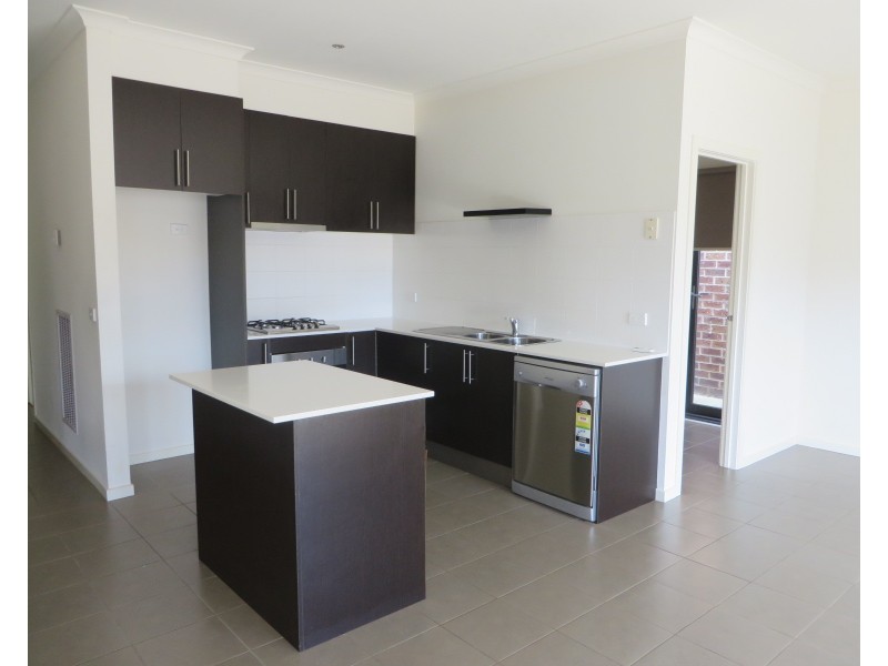 6 Dolphin Drive, South Morang VIC 3752