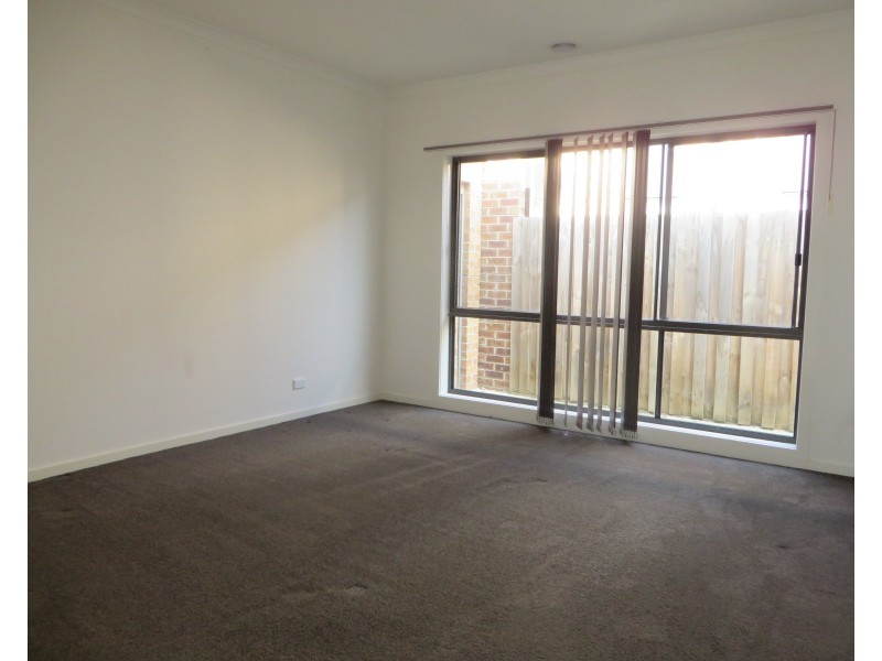 6 Dolphin Drive, South Morang VIC 3752