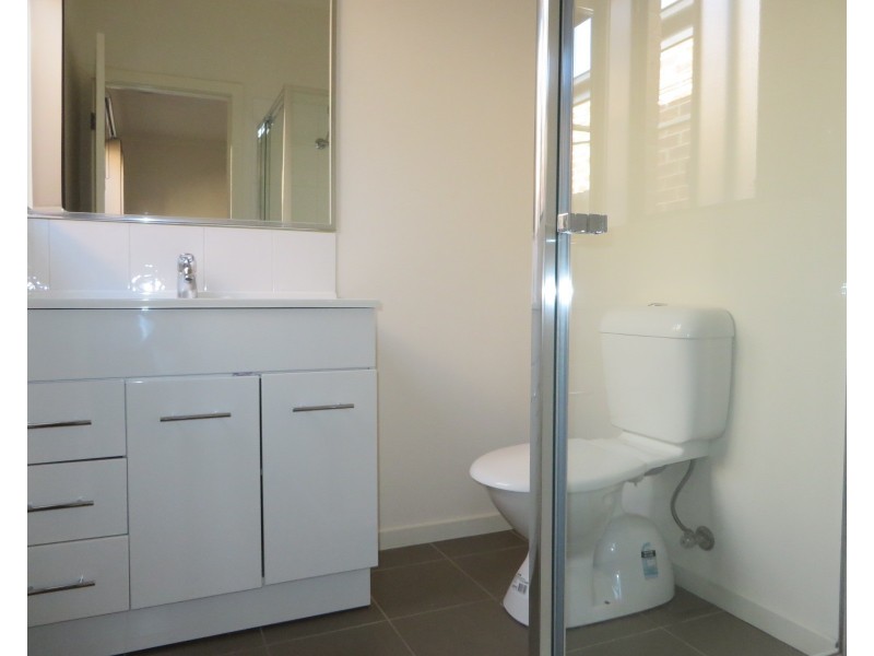 6 Dolphin Drive, South Morang VIC 3752