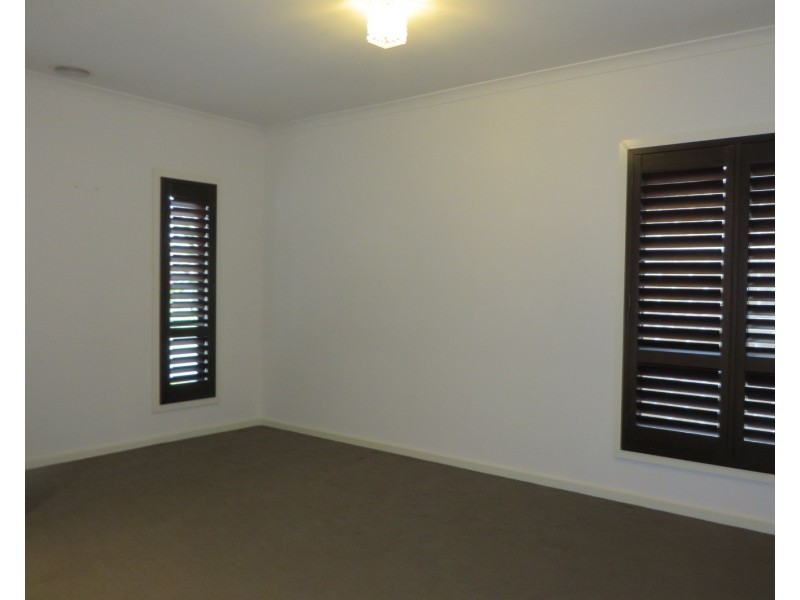 18 McCubbin Way, Mernda VIC 3754