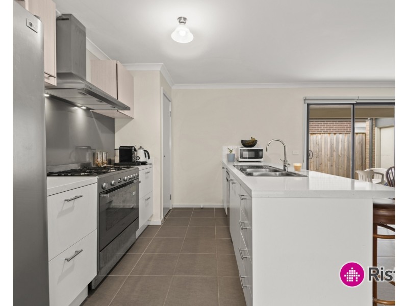 16 Cotswold Way, Mernda VIC 3754