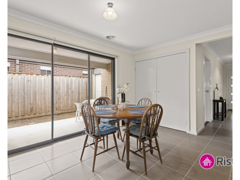16 Cotswold Way, Mernda VIC 3754