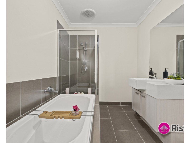 16 Cotswold Way, Mernda VIC 3754