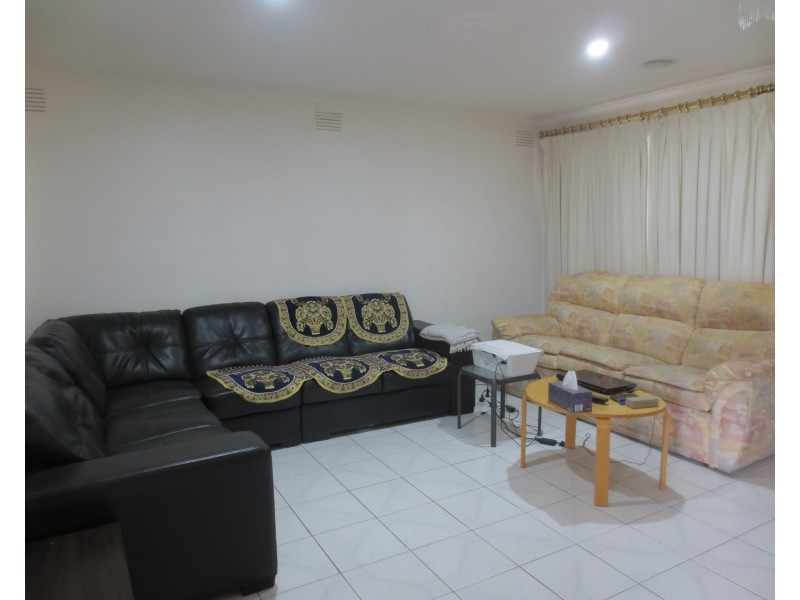 8 Tatlow Drive, Epping VIC 3076