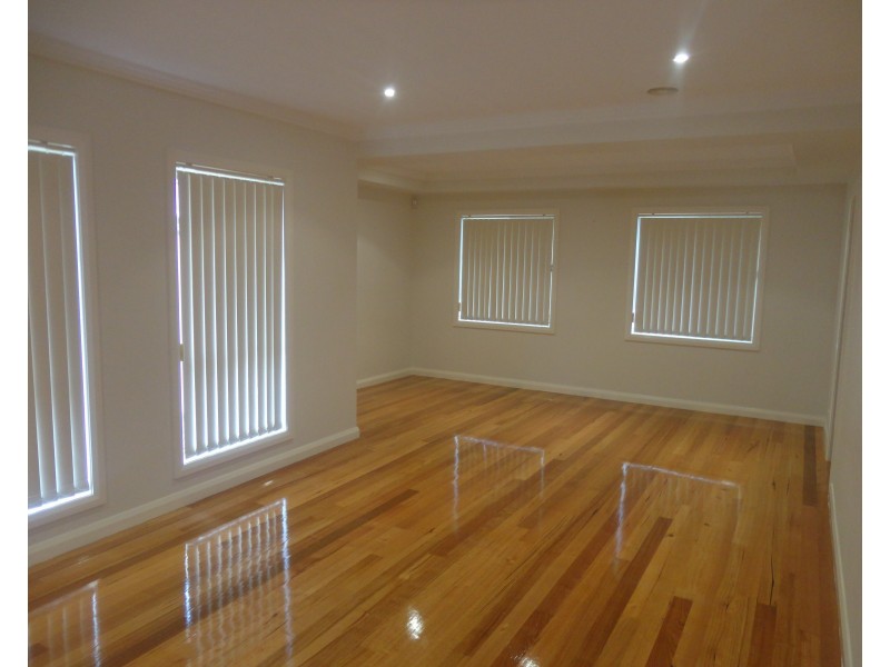 2/11 Payne Place, South Morang VIC 3752
