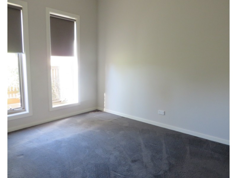 10 Pittard Walk, Epping VIC 3076