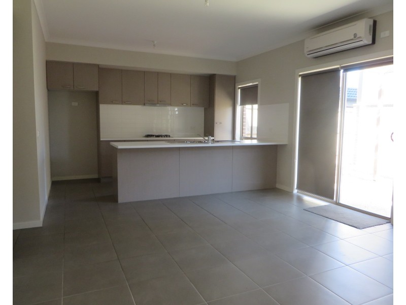 10 Pittard Walk, Epping VIC 3076