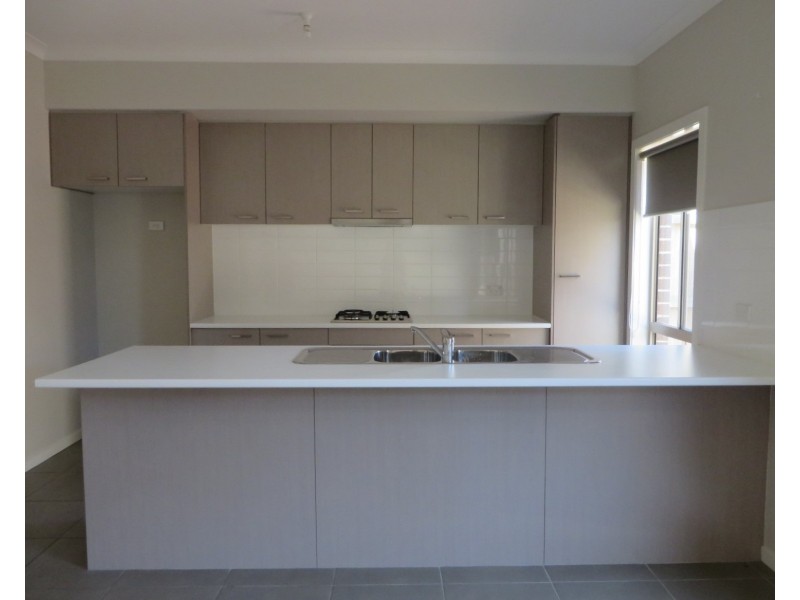 10 Pittard Walk, Epping VIC 3076