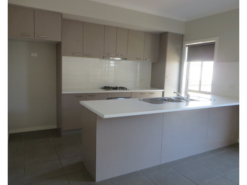 10 Pittard Walk, Epping VIC 3076