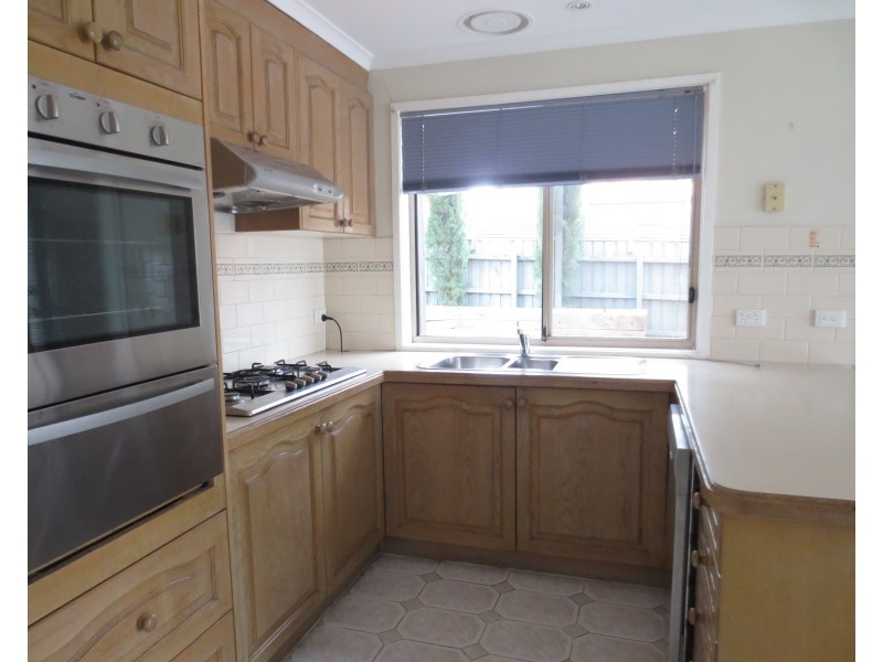 2 Allwyn Crescent, Mill Park VIC 3082