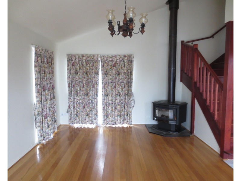 2 Allwyn Crescent, Mill Park VIC 3082