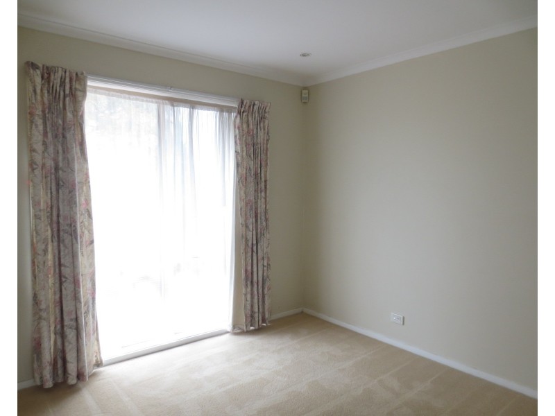 2 Allwyn Crescent, Mill Park VIC 3082