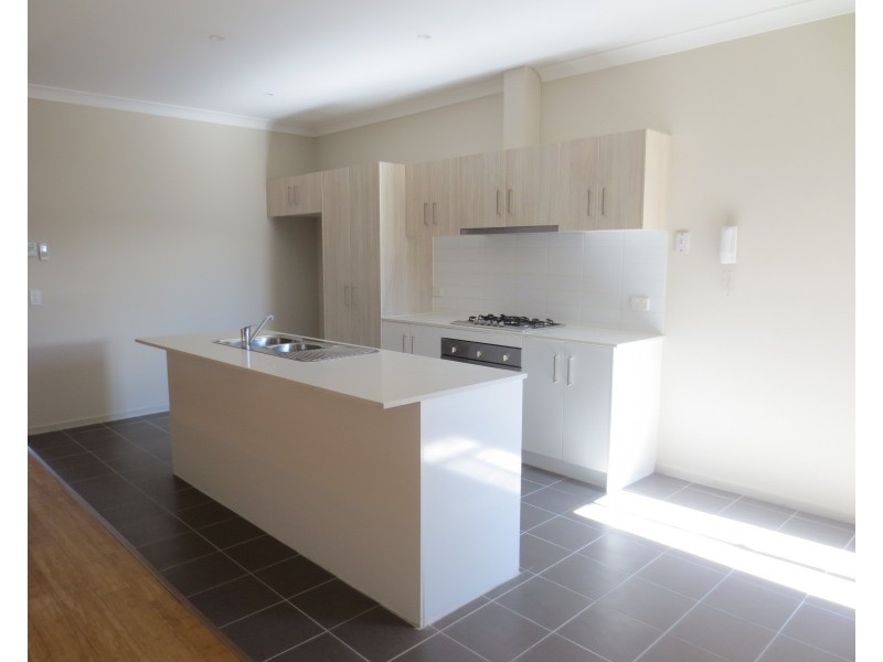 8 Fashoda Drive, Mernda VIC 3754