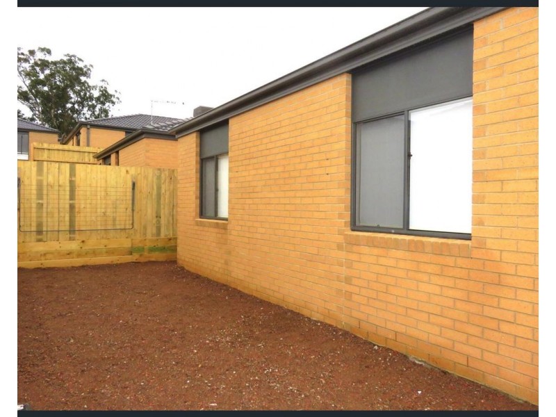 8 Fashoda Drive, Mernda VIC 3754