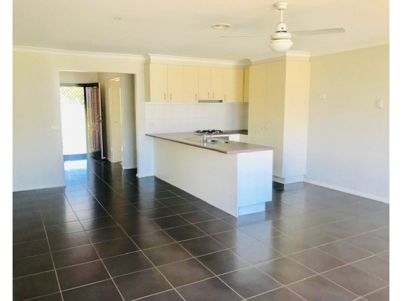 32 Cootamundra Circuit, Melton West VIC 3337