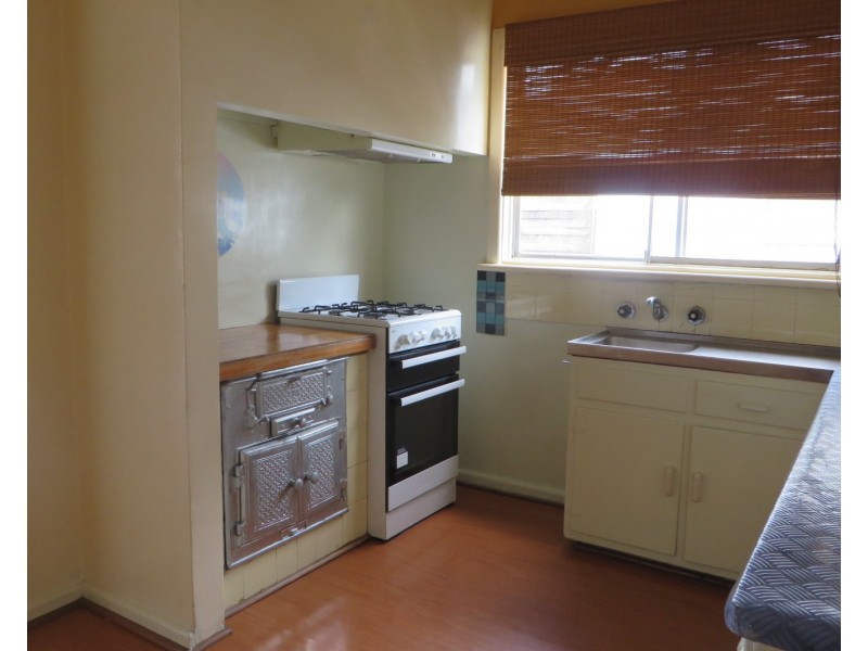 31 Barton Street, Reservoir VIC 3073