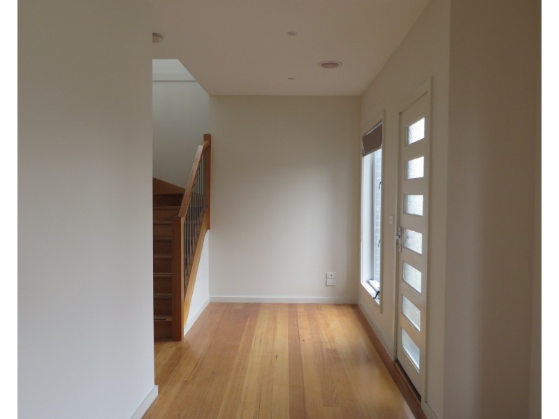 5/13 Blainey Cresent, Epping VIC 3076