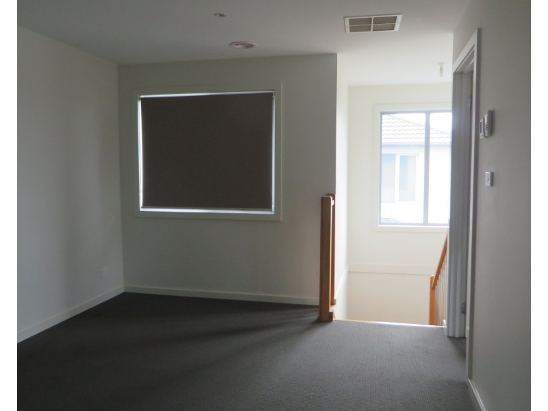 5/13 Blainey Cresent, Epping VIC 3076