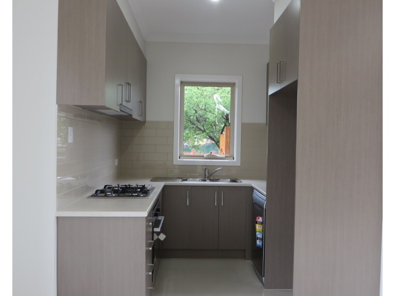 8c Vasey Avenue, Lalor VIC 3075